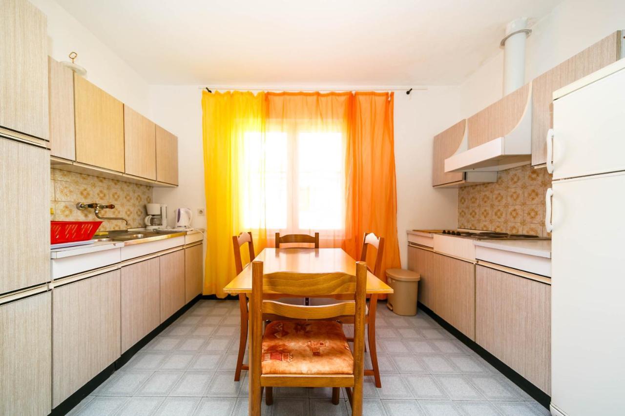 Guesthouse Ivkovic Krk Town Exterior photo
