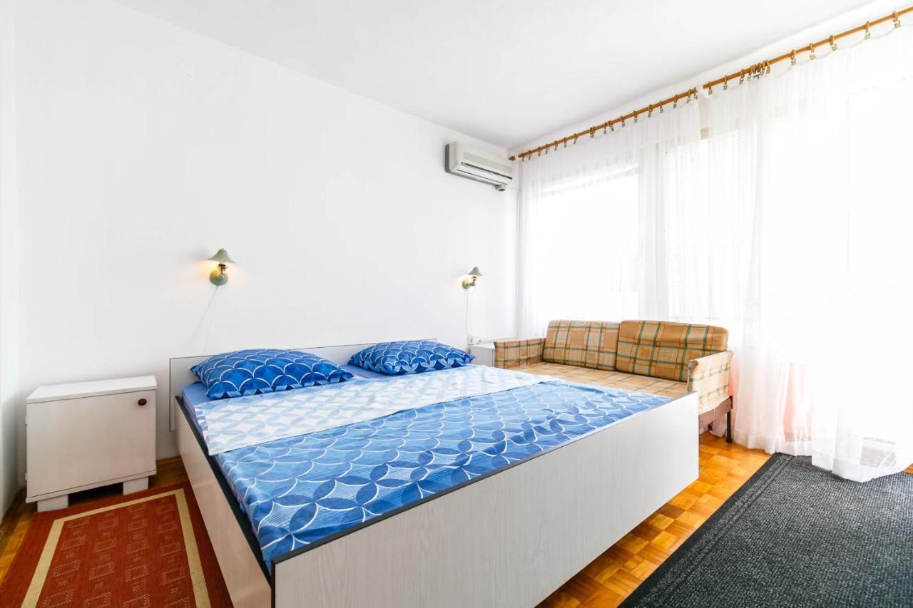 Guesthouse Ivkovic Krk Town Exterior photo